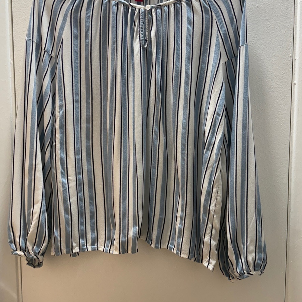 Vince Camuto Blue and White Long Sleeve Relaxed Blouse
